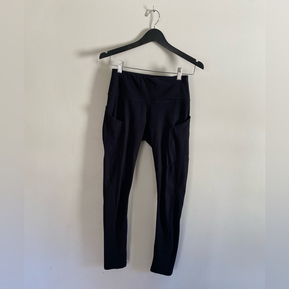 Black leggings with pockets